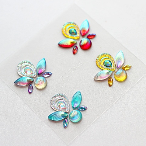 Naklejki błyszczące kryształki kolorowe 3D na twarz Face Gems