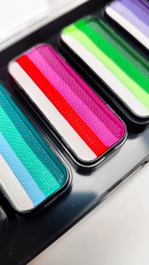 Paleta farb do malowania twarzy i ciała GrimMaster FACE PARADE mix 8 x 13g